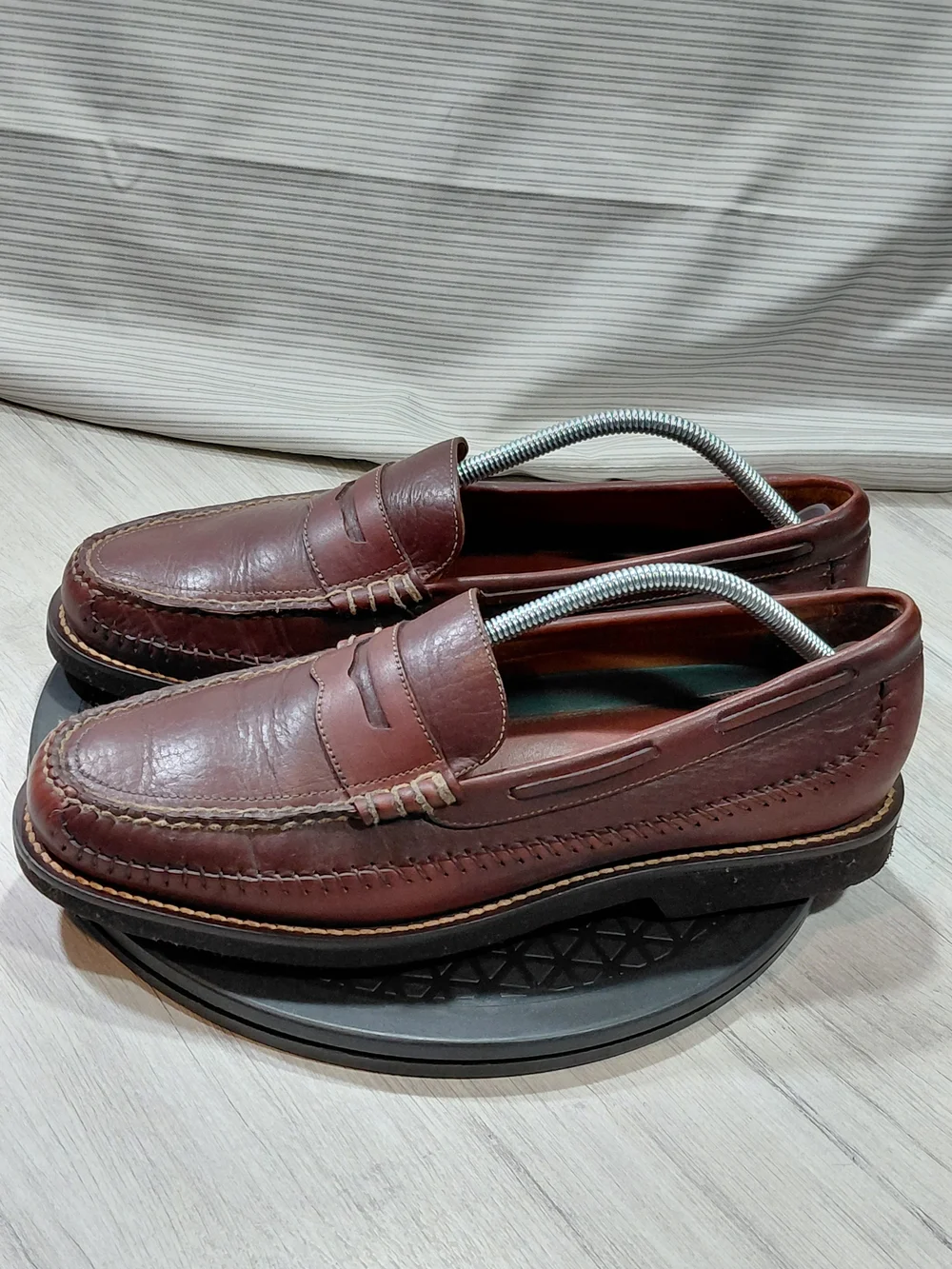 H.S. Trask Men's Brown Leather Penny Loafers, Classic Slip On Moccasin SIZE M11